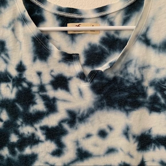 Hollister Tie Dye notch top - Picture 4 of 4
